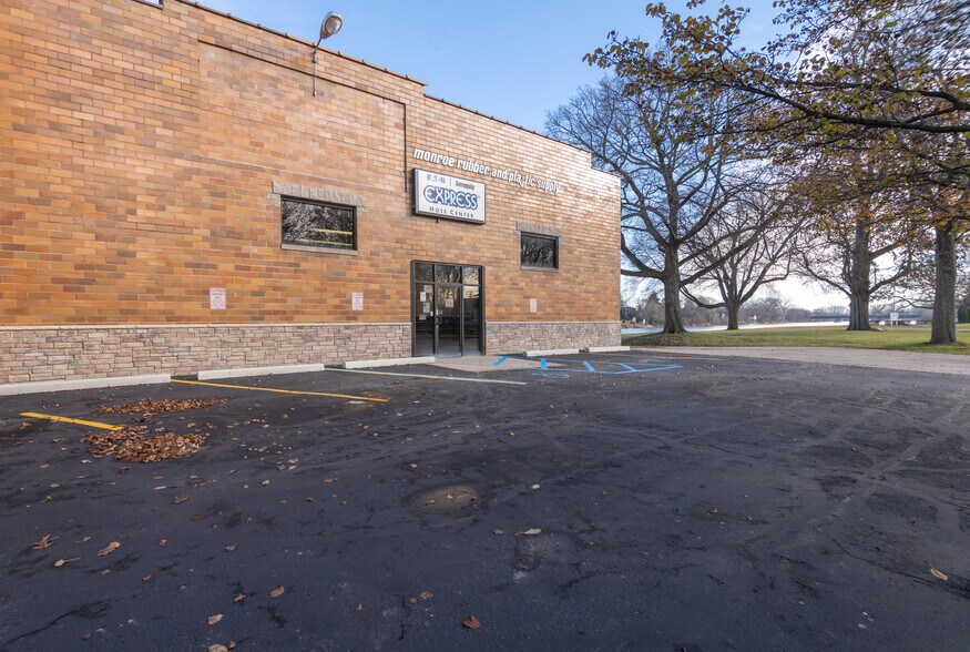 More Photos Of 425 E Front St, Monroe Manufacturing For Lease