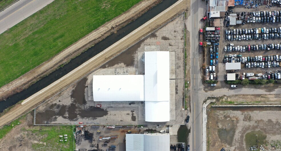 More Photos Of 136 N Thorne Ave, Fresno Service For Lease