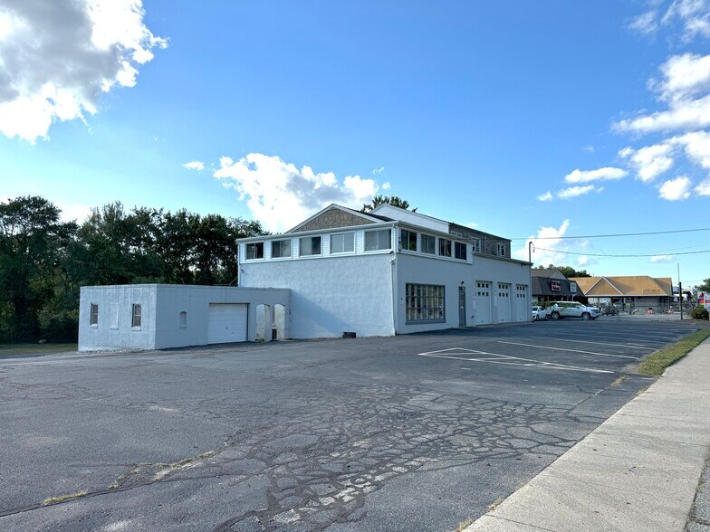 More Photos Of 184 Flanders Rd, Niantic Auto Repair For Sale