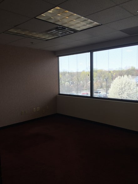 More Photos Of 280 State Route 35, Red Bank Medical For Lease