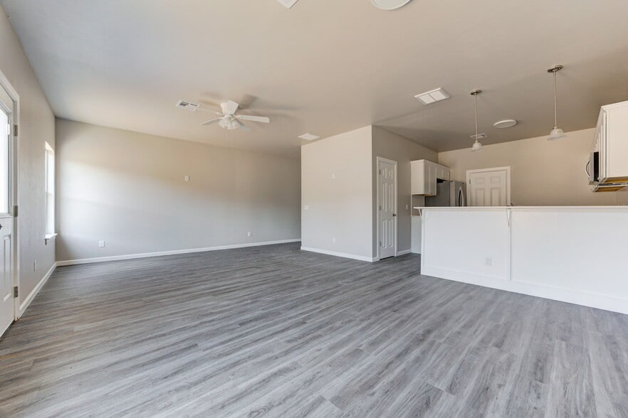 More Photos Of 12001 Rivers Trl, Oklahoma City Specialty For Sale