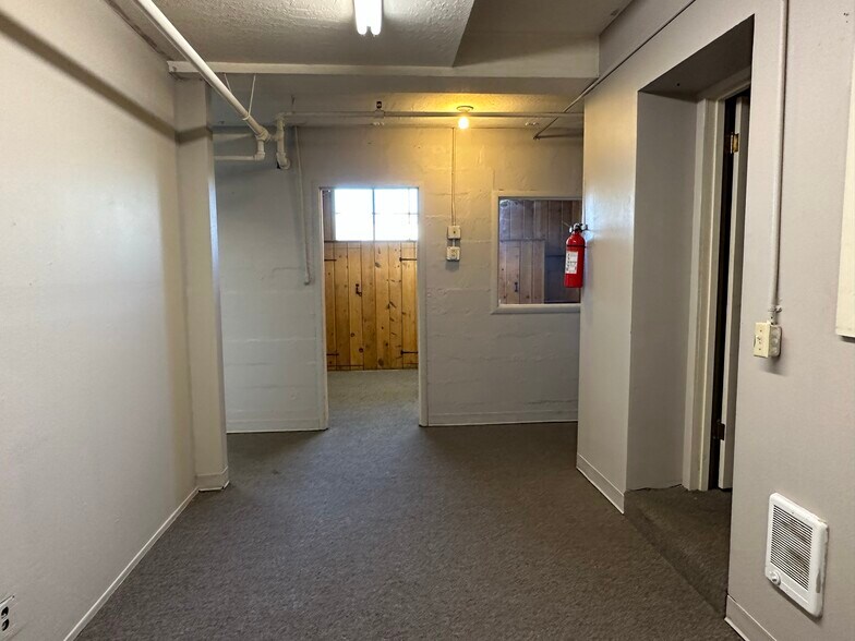 More Photos Of 1801 9th Ave, Longview Office For Lease