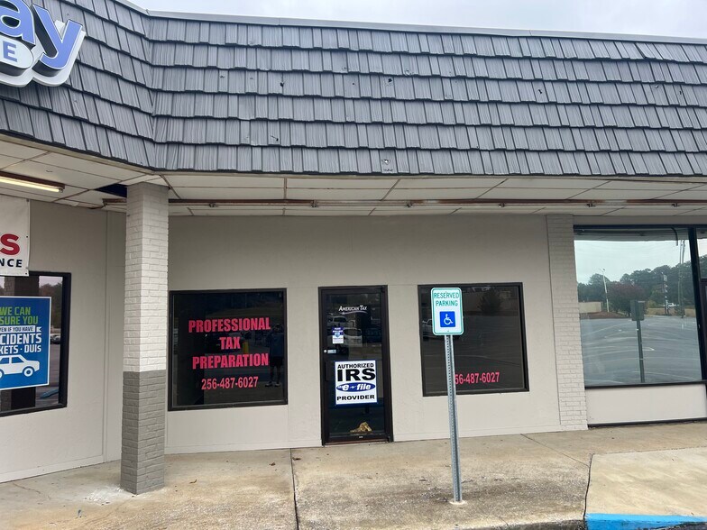More Photos Of 1301-1395 W Fort William St, Sylacauga Supermarket For Sale