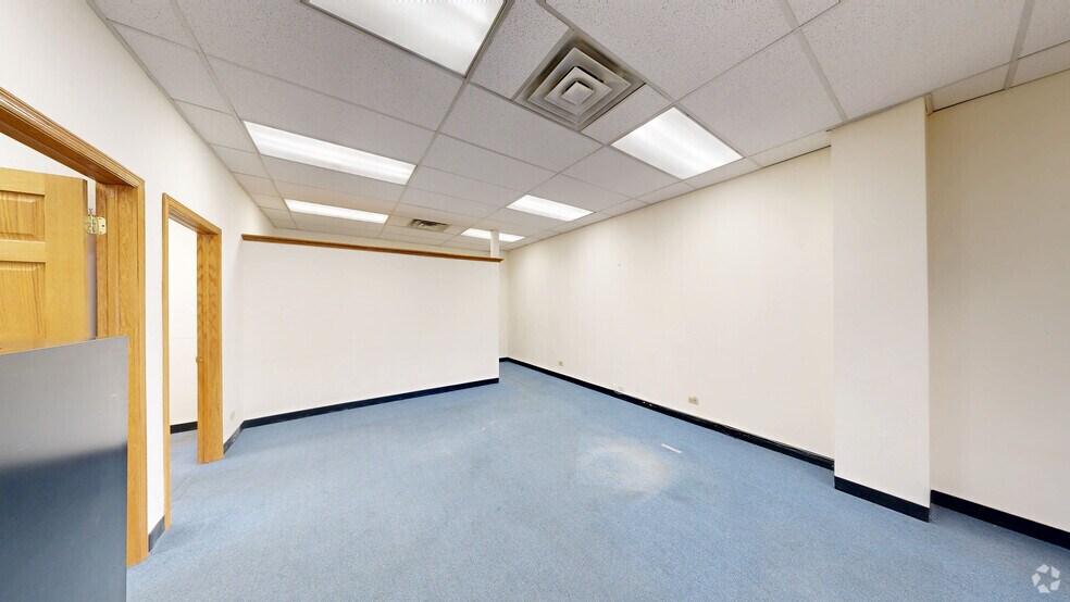 More Photos Of 4425 W 63rd St, Chicago Office For Lease