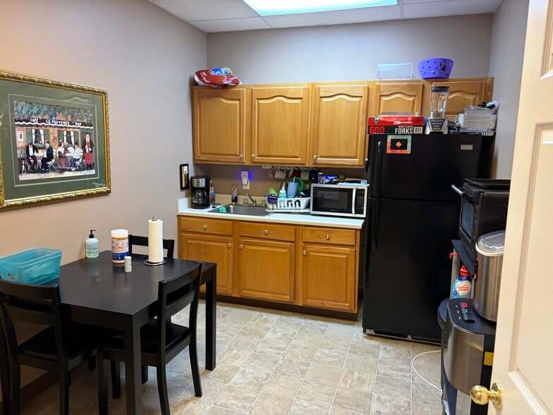 More Photos Of 2518-2528 N Mount Juliet Rd, Mount, Mount Juliet Office For Lease