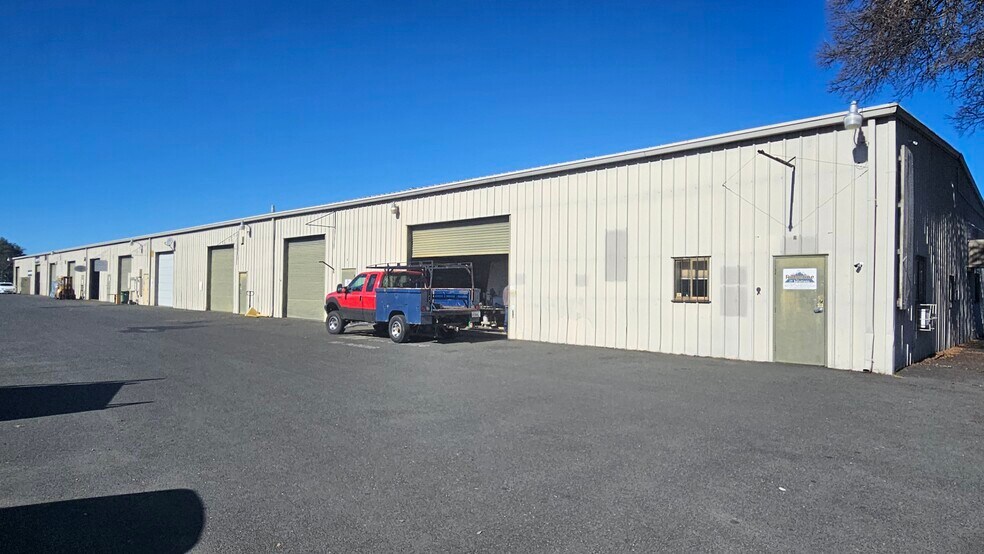 More Photos Of 19506 Industrial Dr, Sonora Warehouse For Lease