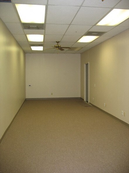 More Photos Of 4300 Business Park Ct, Lilburn Distribution For Lease