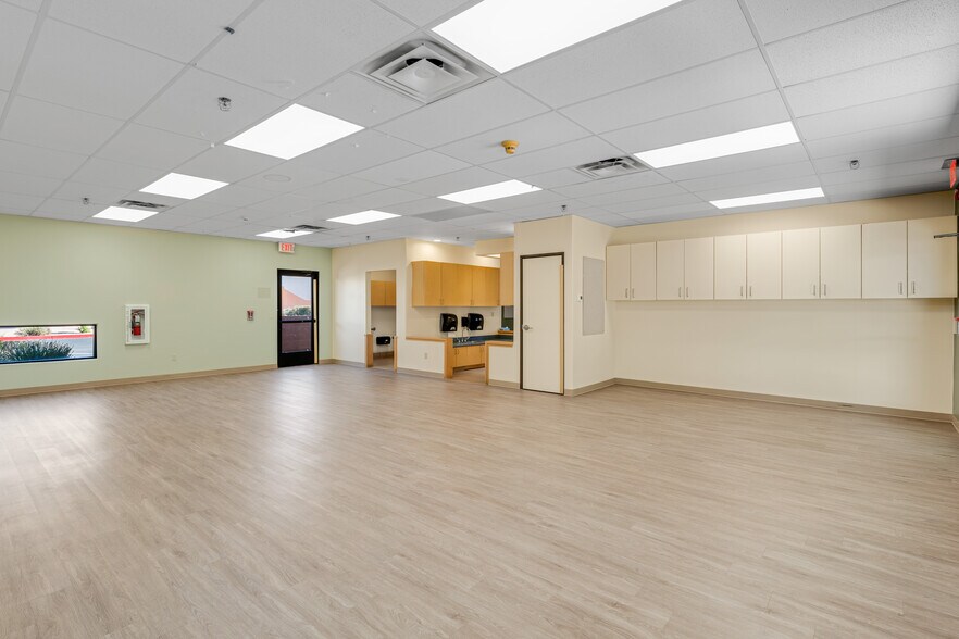 More Photos Of 1151 W Ray Rd, Chandler Daycare Center For Sale
