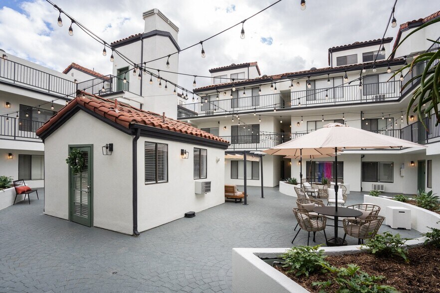 More Photos Of 1318 N Mansfield Ave, Los Angeles Apartments For Sale