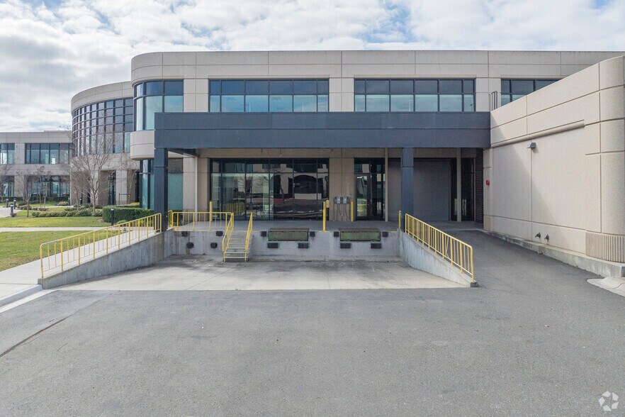 More Photos Of 6800 Dumbarton Cir, Fremont Office For Lease