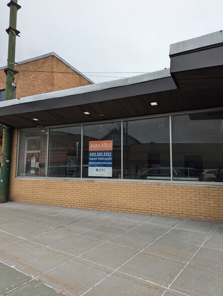 More Photos Of 18241-18245 West St, Lansing General Retail For Sale