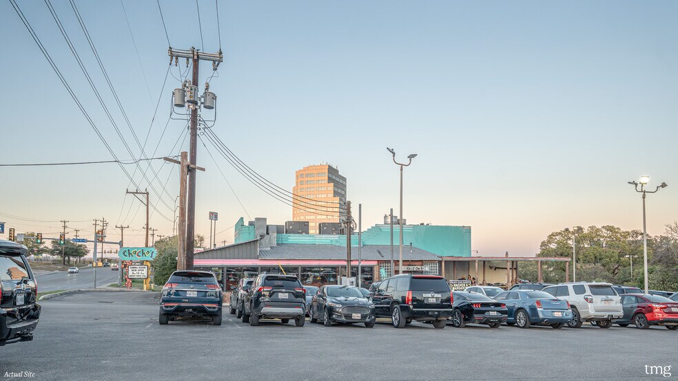 More Photos Of 7870 Callaghan Rd, San Antonio Restaurant For Sale