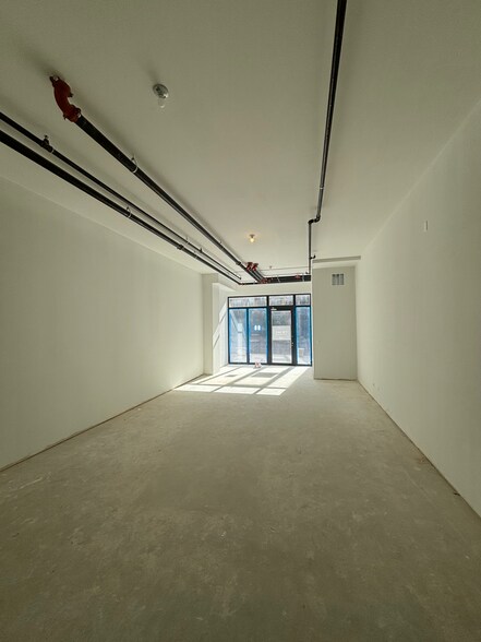 More Photos Of 3019 N Lincoln Ave, Chicago Storefront Retail Residential For Lease