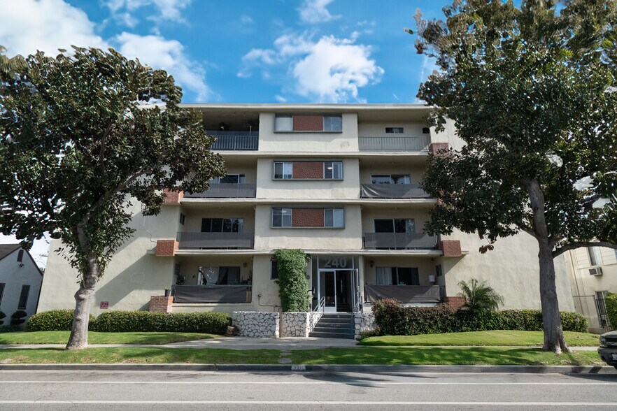 Primary Photo Of 240 S Doheny Dr, Beverly Hills Apartments For Sale