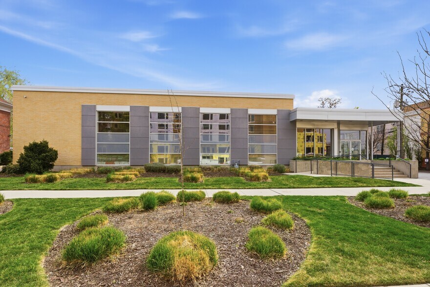 More Photos Of 555 S 300 E, Salt Lake City Office For Sale