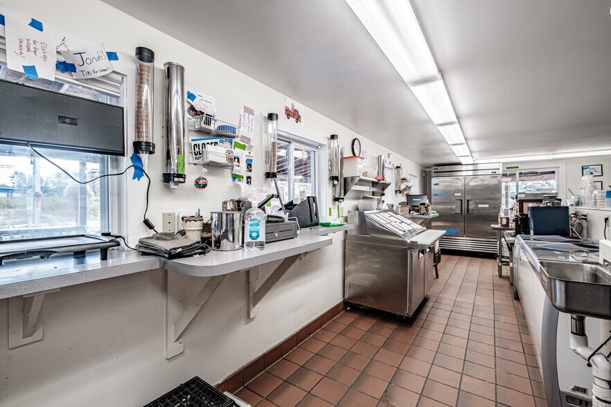 More Photos Of 150 US ROUTE 1, Freeport Fast Food For Sale