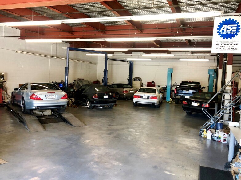 More Photos Of 1941 San Ramon Valley Blvd, San Ramon Showroom For Sale