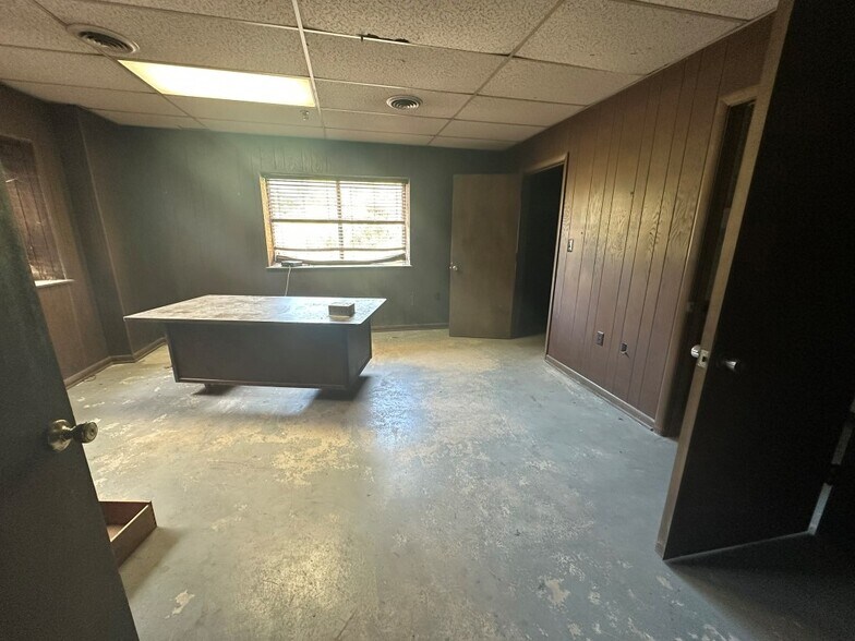 More Photos Of 1662 Murfreesboro Rd, Woodbury General Retail For Sale