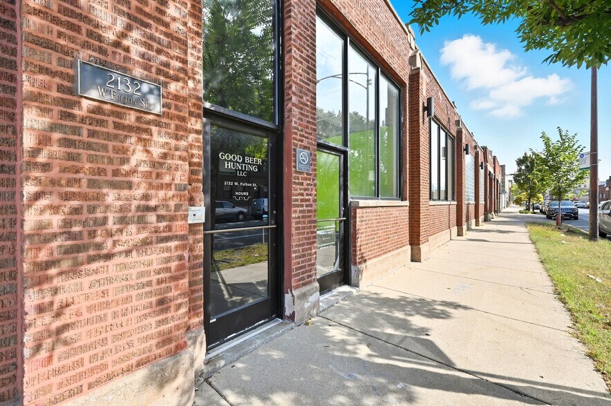 More Photos Of 2130-2140 W Fulton St, Chicago Flex For Lease