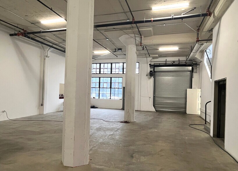 More Photos Of 405 Towne Ave, Los Angeles Showroom For Sale