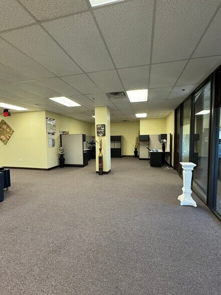 More Photos Of 1303 W Walnut Hill Ln, Irving Office For Lease