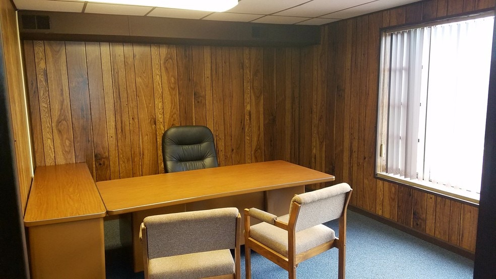 More Photos Of 4401-4405 N Main St, Dayton Storefront Retail Office For Lease