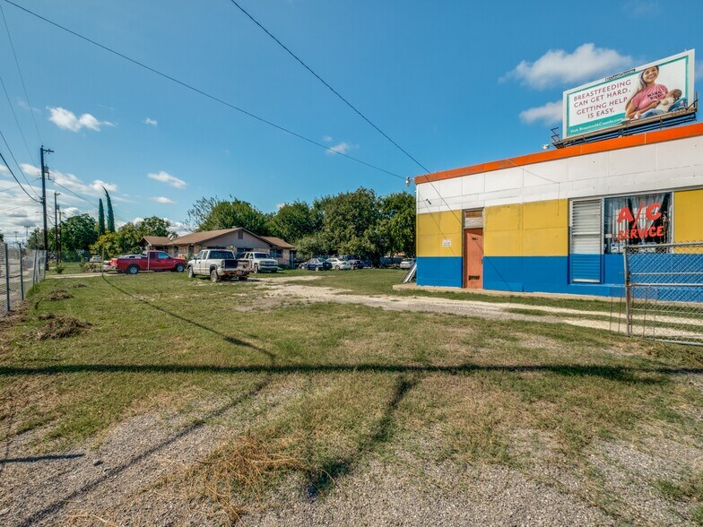 More Photos Of 1415 Cupples Rd, San Antonio Auto Repair For Sale