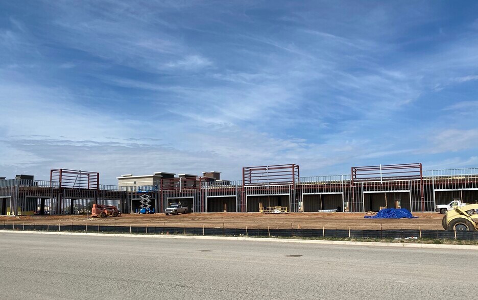 More Photos Of 4101 Medical Park Dr, Odessa General Retail For Lease