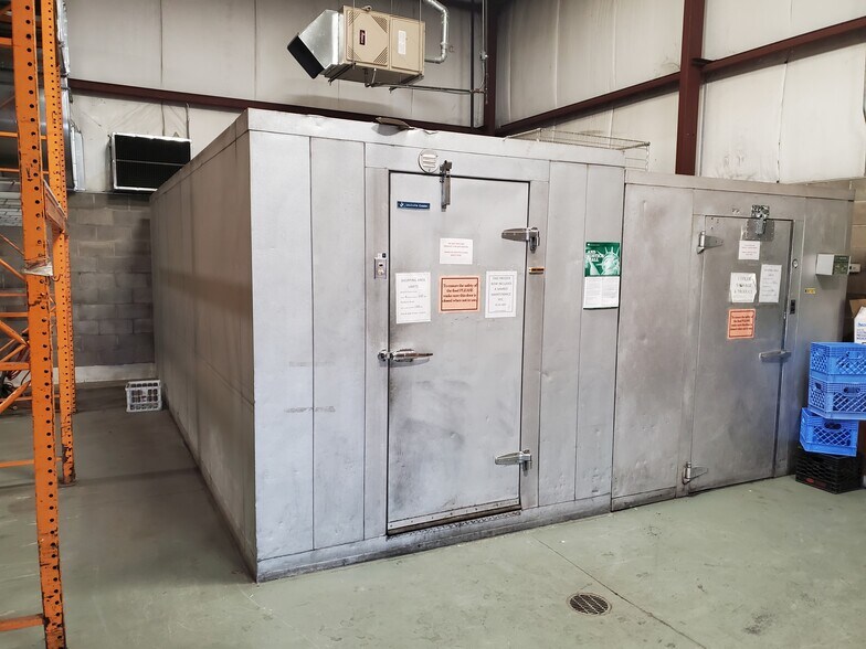 More Photos Of 823 E Virginia St, Evansville Warehouse For Sale