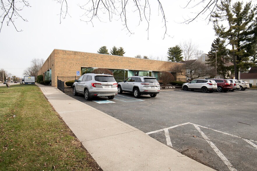 Primary Photo Of 1435-1445 W Main St, Newark Office For Sale