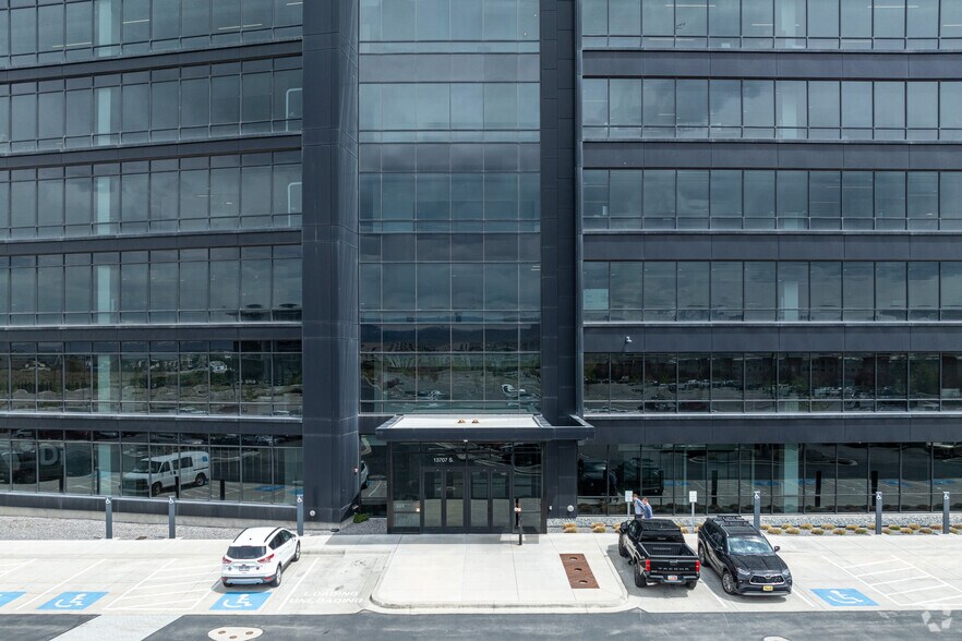 More Photos Of 13707 S 200 W, Draper Office For Lease