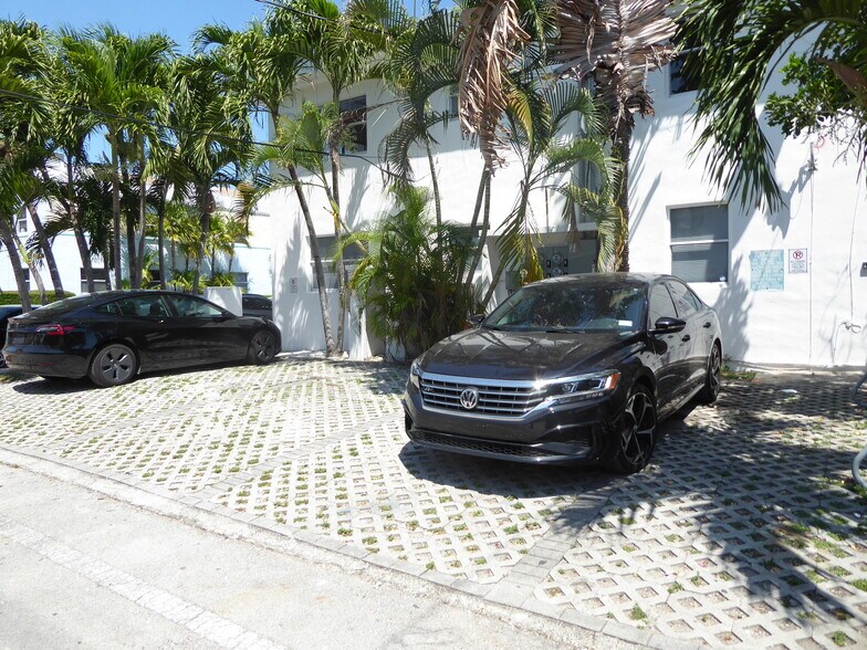 More Photos Of 1000 7th St, Miami Beach Apartments For Sale