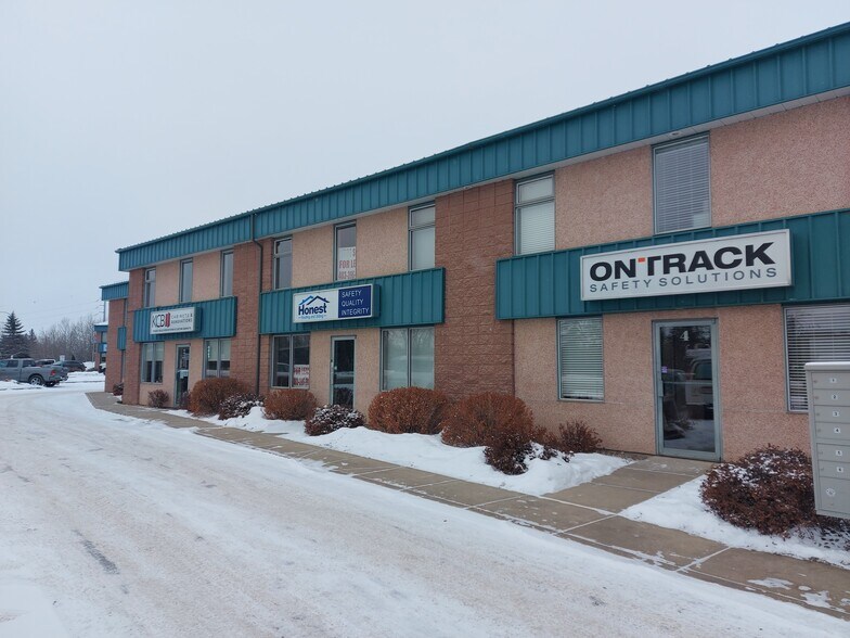More Photos Of 4646 Riverside Dr, Red Deer Flex For Sale