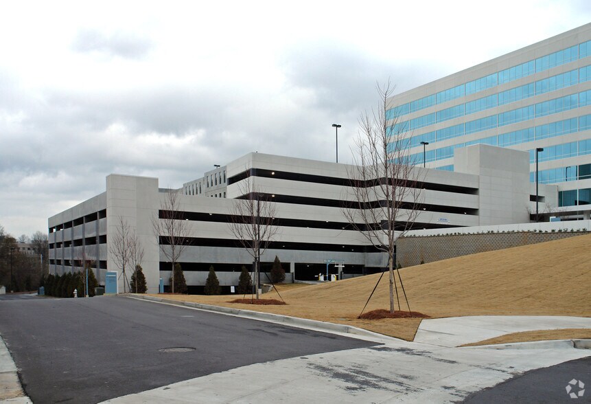 More Photos Of 1800 Howell Mill Rd, Atlanta Medical For Lease
