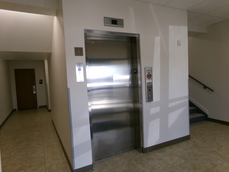 More Photos Of 120 Winston Dr, Rock Springs Office For Sale
