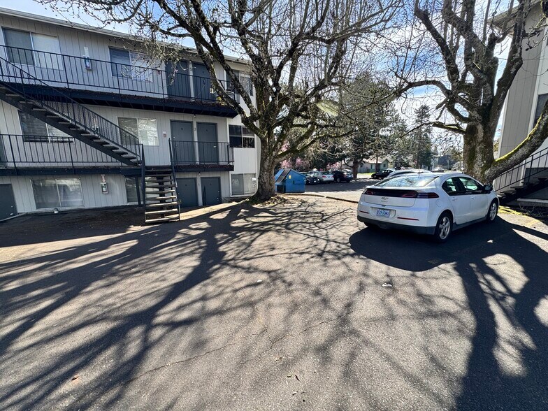 More Photos Of 760 NW 21st St, Corvallis Apartments For Sale