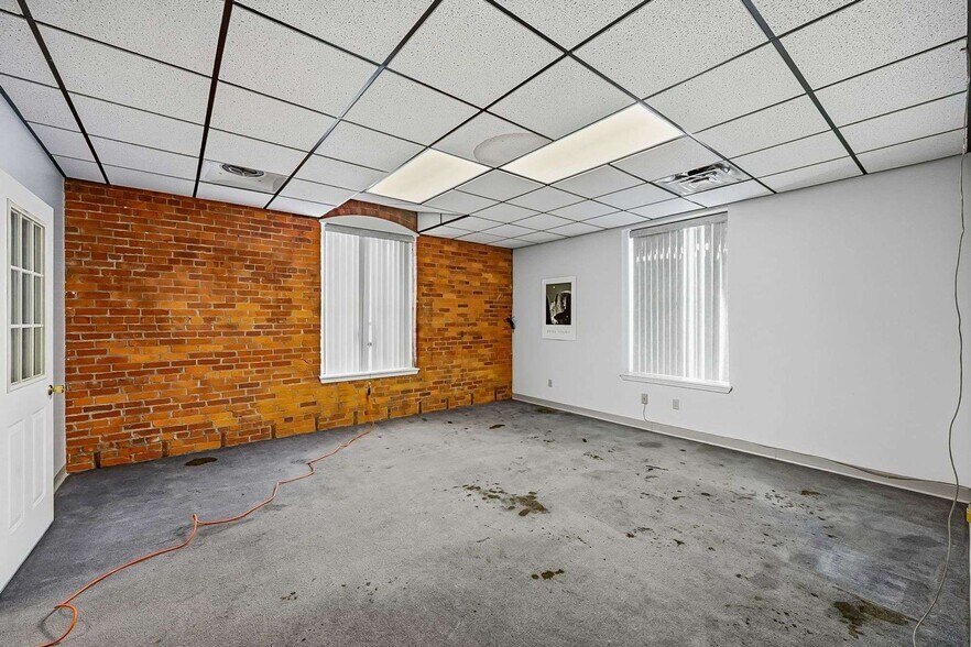 More Photos Of 412 E River St, Elyria Office For Sale