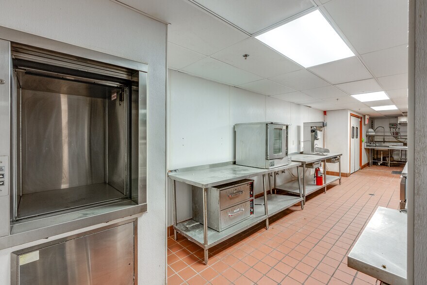 More Photos Of 222 S Main St, Akron Office For Sale