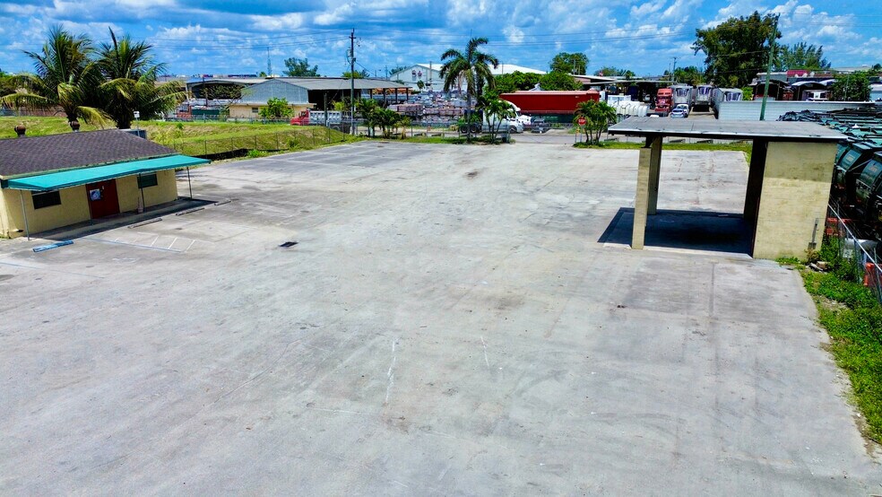 More Photos Of 9140 NW 96 St, Medley Land For Lease