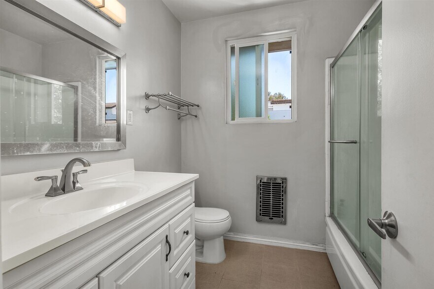 More Photos Of 13000 Valleyheart Dr, Studio City Apartments For Sale