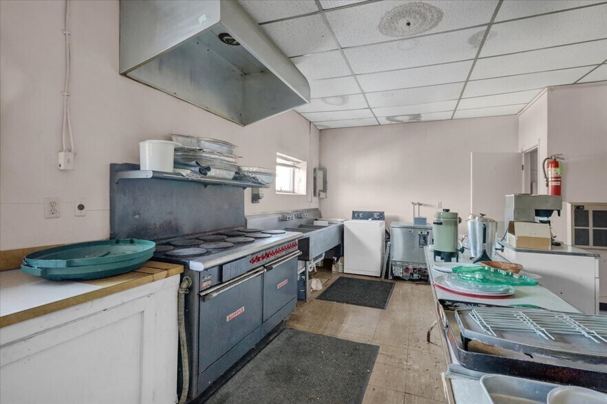 More Photos Of 301 Heffner St, Minersville Specialty For Sale