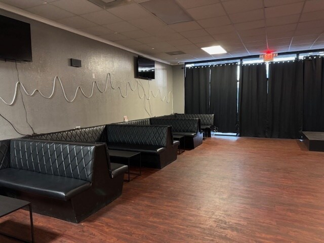 More Photos Of 311 E Stan Schlueter Loop, Killeen Storefront For Lease