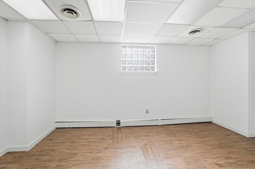 More Photos Of 2337 Victory Pky, Cincinnati Office Residential For Sale