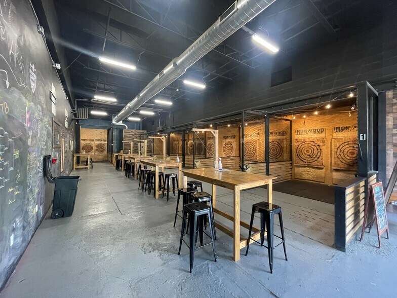 More Photos Of 314 E Hickory St, Denton Freestanding For Lease