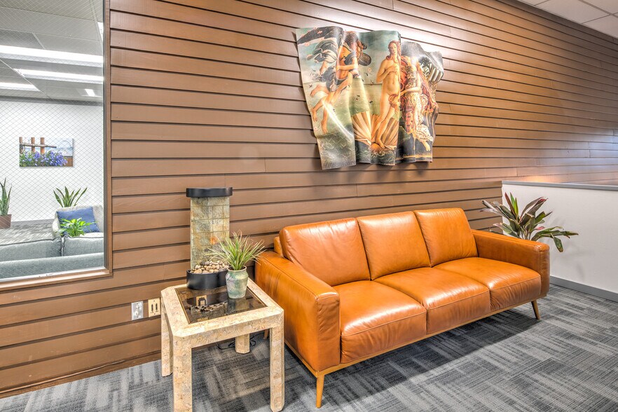 More Photos Of 2265 116th Ave NE, Bellevue Office For Lease