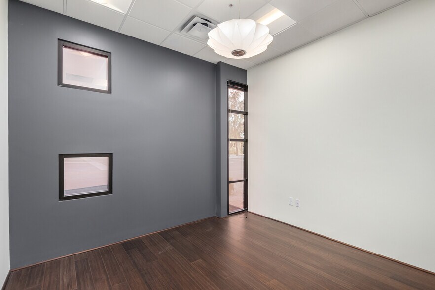 More Photos Of 8165 E Indian Bend Rd, Scottsdale Medical For Lease