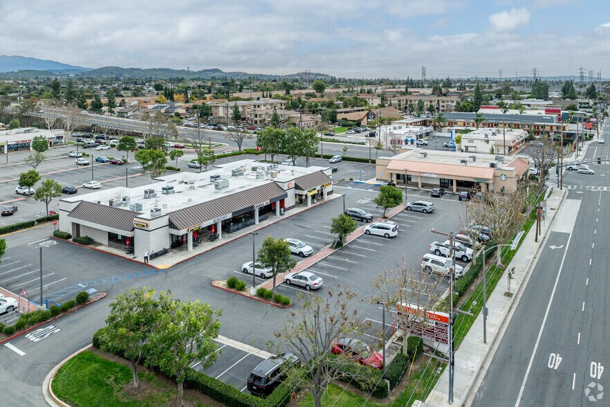 More Photos Of 2115 N Tustin St, Orange Freestanding For Lease