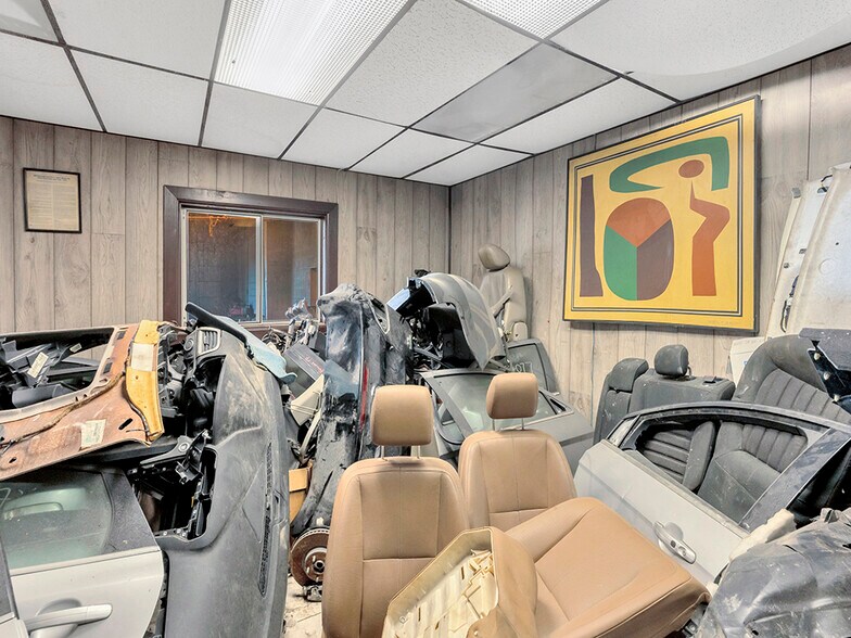 More Photos Of 7780 Majestic Ave, Detroit Warehouse For Sale