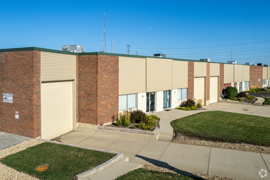 Primary Photo Of 736-776 Industrial Dr, Elmhurst Warehouse For Lease