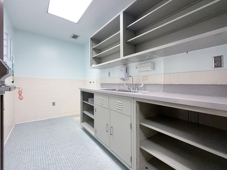 More Photos Of 2400 N Courtenay Pkwy, Merritt Island Medical For Sale